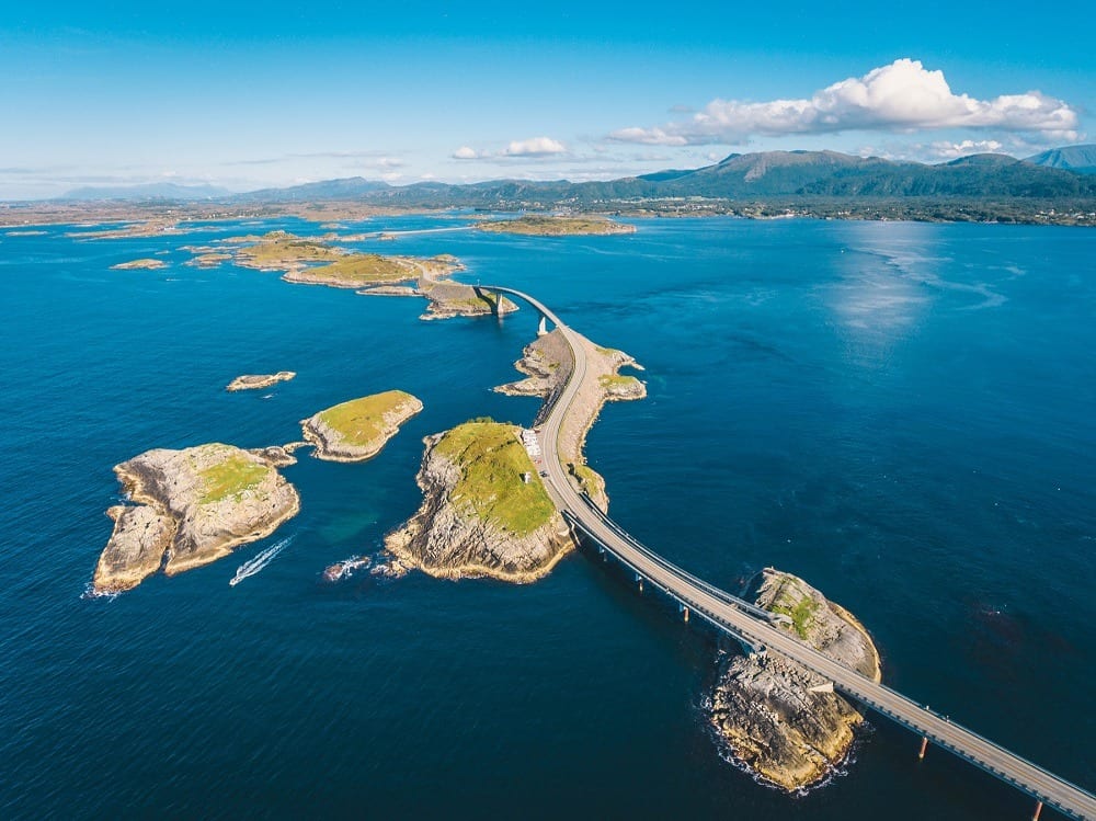 https://mdw-travel-data-us-east-1.s3.amazonaws.com/img/country/Norway/Tusenarsstedet-Molde/img_02.jpg
