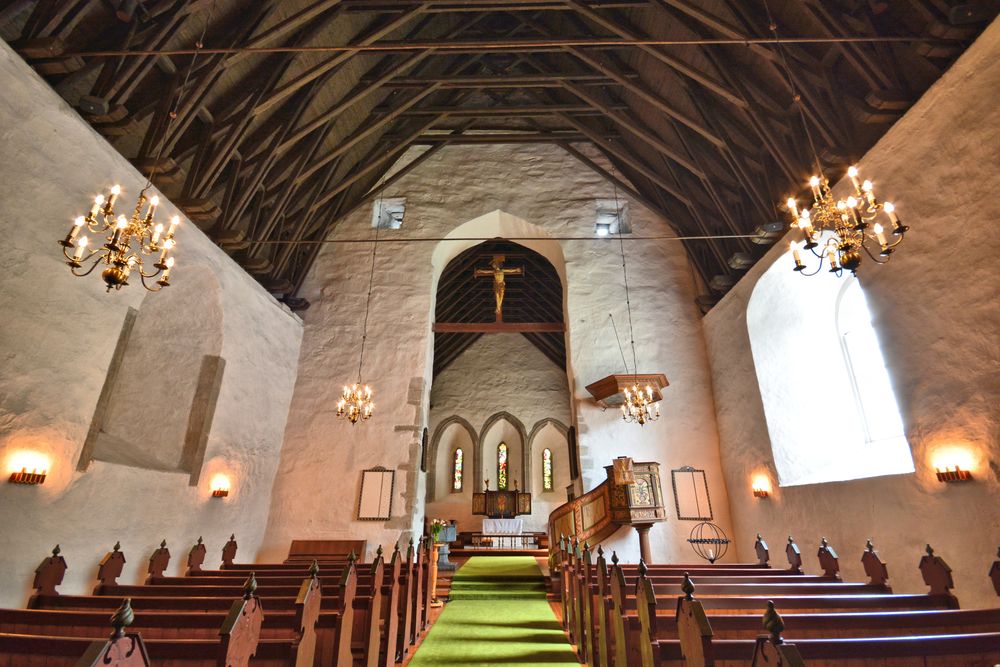 https://mdw-travel-data-us-east-1.s3.amazonaws.com/img/country/Norway/Vangen-Church/img_01.jpg