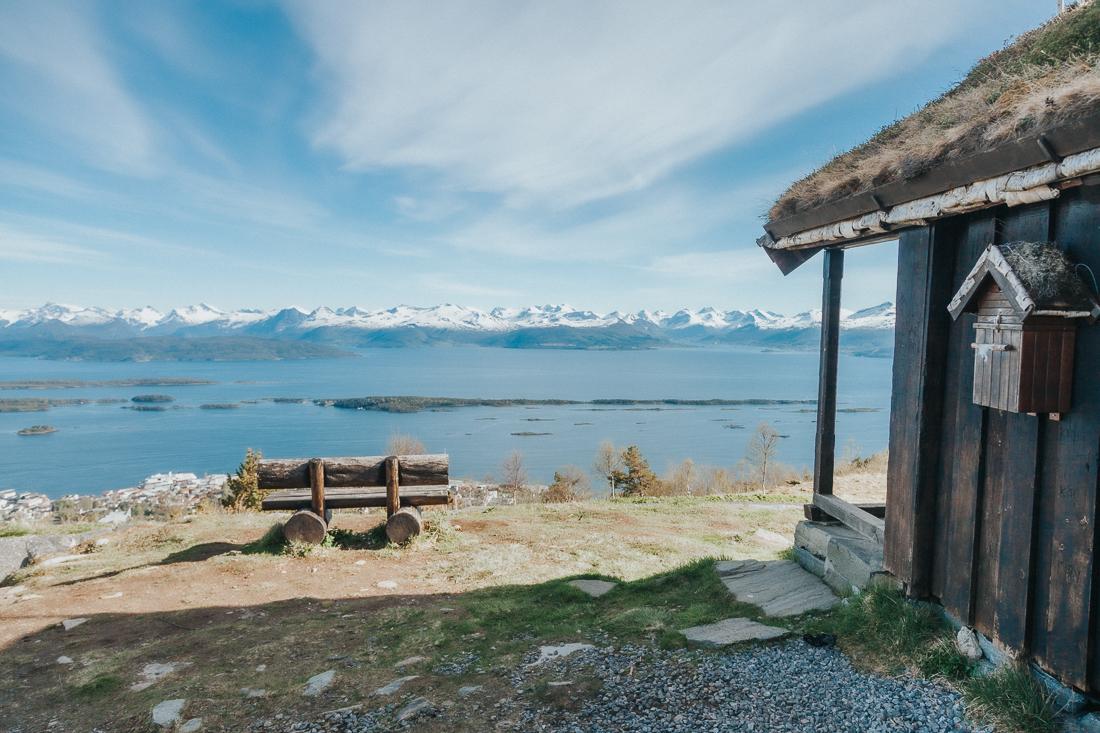 https://mdw-travel-data-us-east-1.s3.amazonaws.com/img/country/Norway/Varden-viewpoint-Molde/img_02.jpg