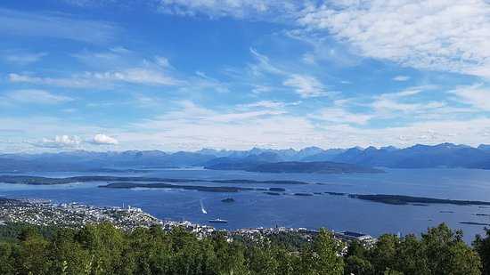 https://mdw-travel-data-us-east-1.s3.amazonaws.com/img/country/Norway/Varden-viewpoint/img_03.jpg