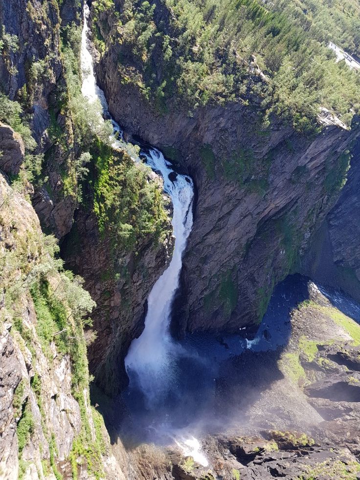 https://mdw-travel-data-us-east-1.s3.amazonaws.com/img/country/Norway/Voringsfossen/img_02.jpg