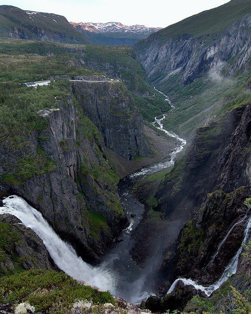 https://mdw-travel-data-us-east-1.s3.amazonaws.com/img/country/Norway/Voringsfossen/img_03.jpg
