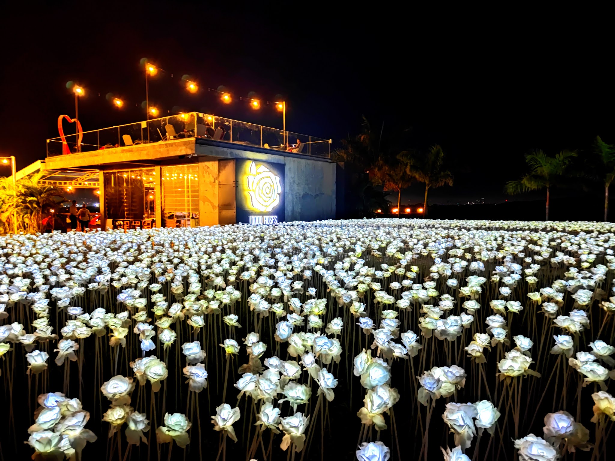 https://mdw-travel-data-us-east-1.s3.amazonaws.com/img/country/Philippines/10000-Roses-Cafe/img_01.jpg