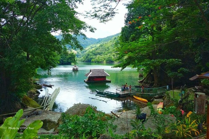 https://mdw-travel-data-us-east-1.s3.amazonaws.com/img/country/Philippines/Balanan-Lake/img_01.jpg
