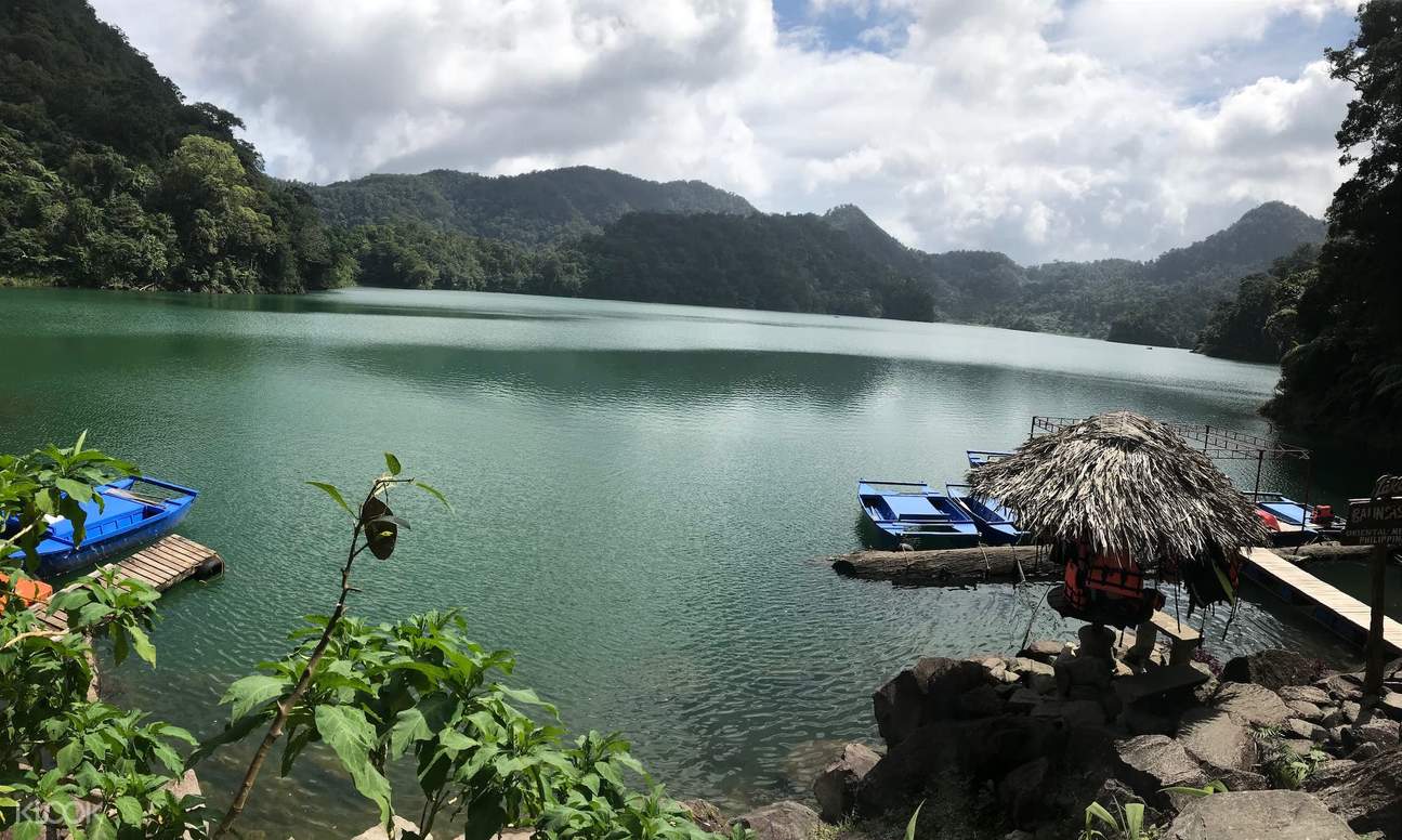 https://mdw-travel-data-us-east-1.s3.amazonaws.com/img/country/Philippines/Balinsasayao-Twin-Lakes-Natural-Park/img_02.jpg