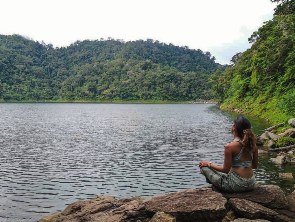 https://mdw-travel-data-us-east-1.s3.amazonaws.com/img/country/Philippines/Balinsasayao-Twin-Lakes-Natural-Park/img_03.jpg
