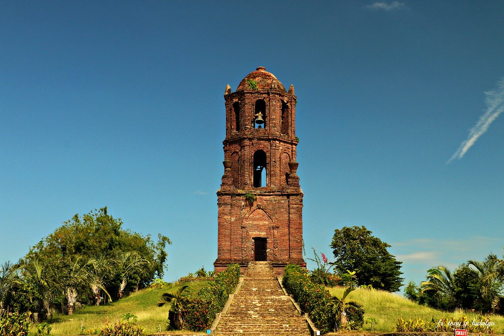 https://mdw-travel-data-us-east-1.s3.amazonaws.com/img/country/Philippines/Bantay-Bell-Tower/img_00.jpg
