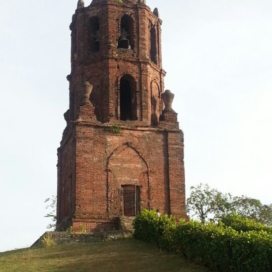 https://mdw-travel-data-us-east-1.s3.amazonaws.com/img/country/Philippines/Bantay-Bell-Tower/img_02.jpg
