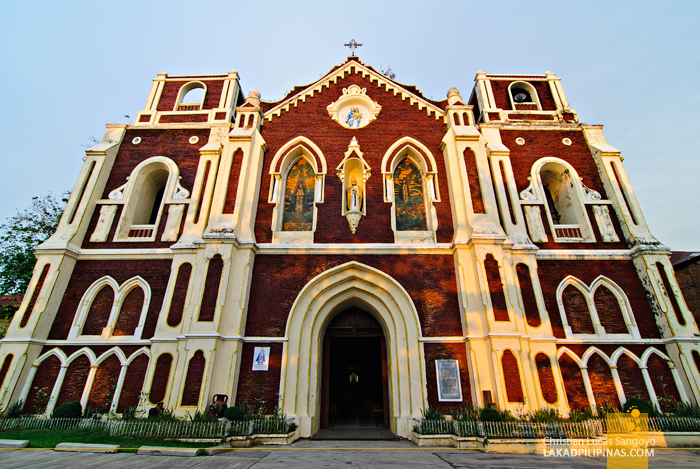 https://mdw-travel-data-us-east-1.s3.amazonaws.com/img/country/Philippines/Bantay-Church-Bell-Tower/img_01.jpg