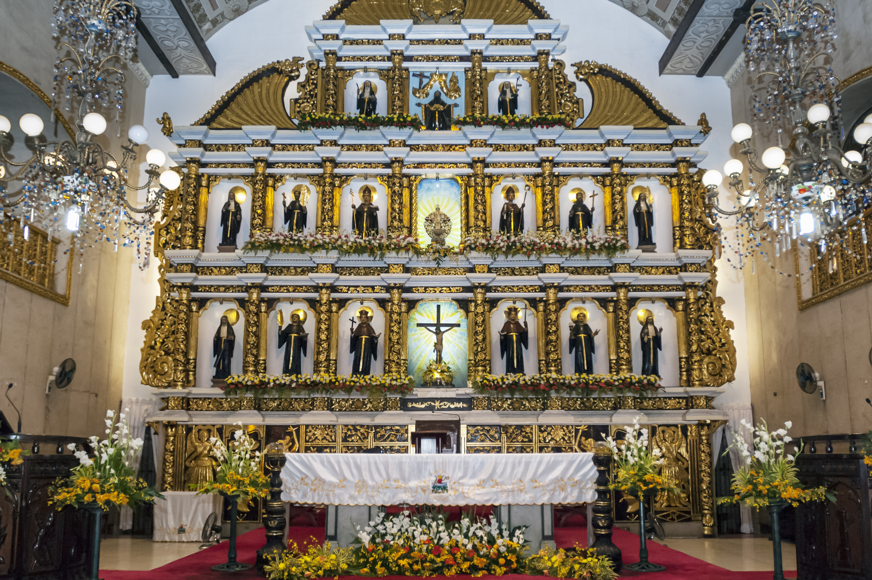 https://mdw-travel-data-us-east-1.s3.amazonaws.com/img/country/Philippines/Basilica-Minore-del-Santo-Nino-de-Cebu/img_01.jpg