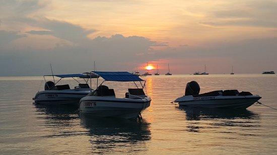 https://mdw-travel-data-us-east-1.s3.amazonaws.com/img/country/Philippines/Bulabog-Beach/img_02.jpg