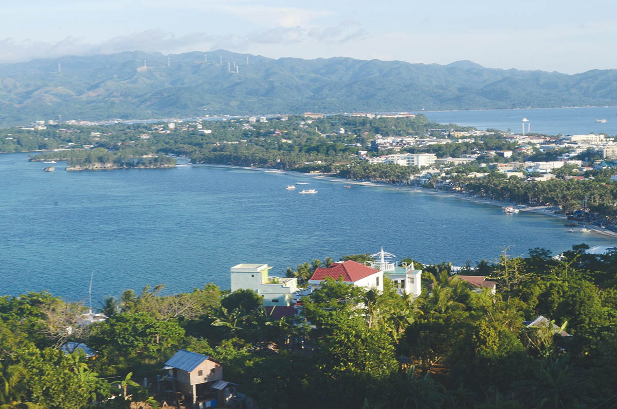https://mdw-travel-data-us-east-1.s3.amazonaws.com/img/country/Philippines/Bulabog-Beach/img_03.jpg
