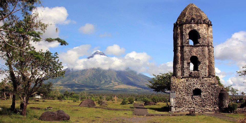 https://mdw-travel-data-us-east-1.s3.amazonaws.com/img/country/Philippines/Cagsawa-Ruins-Park/img_02.jpg