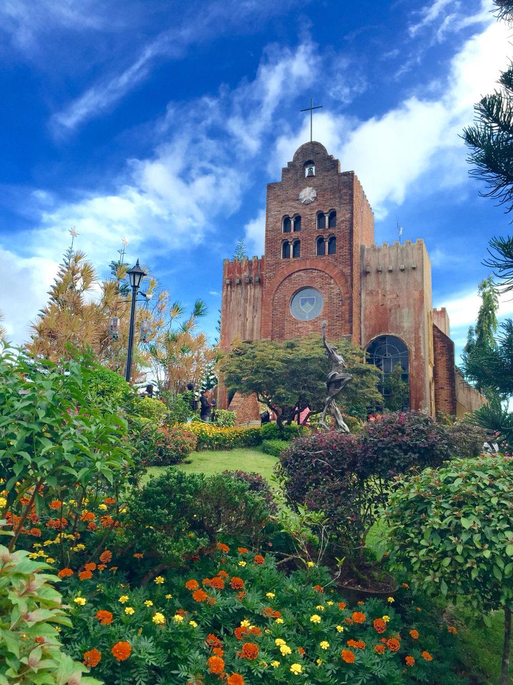 https://mdw-travel-data-us-east-1.s3.amazonaws.com/img/country/Philippines/Caleruega-Church/img_01.jpg