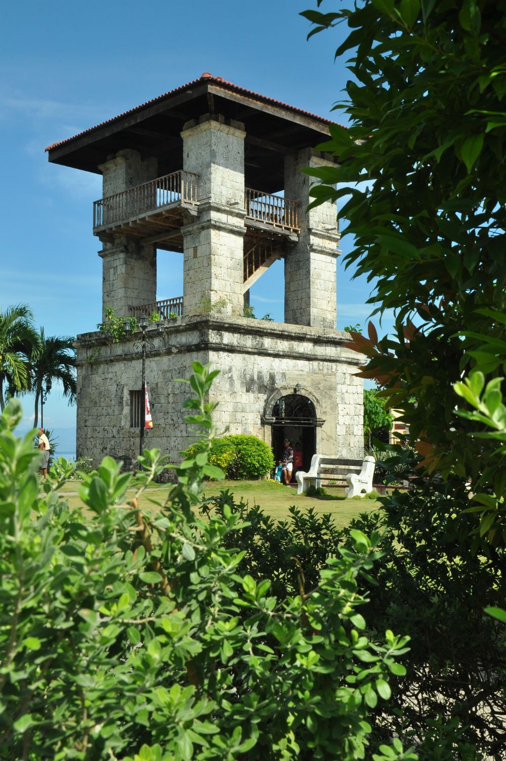 https://mdw-travel-data-us-east-1.s3.amazonaws.com/img/country/Philippines/Campanario-de-San-Jose/img_02.jpg