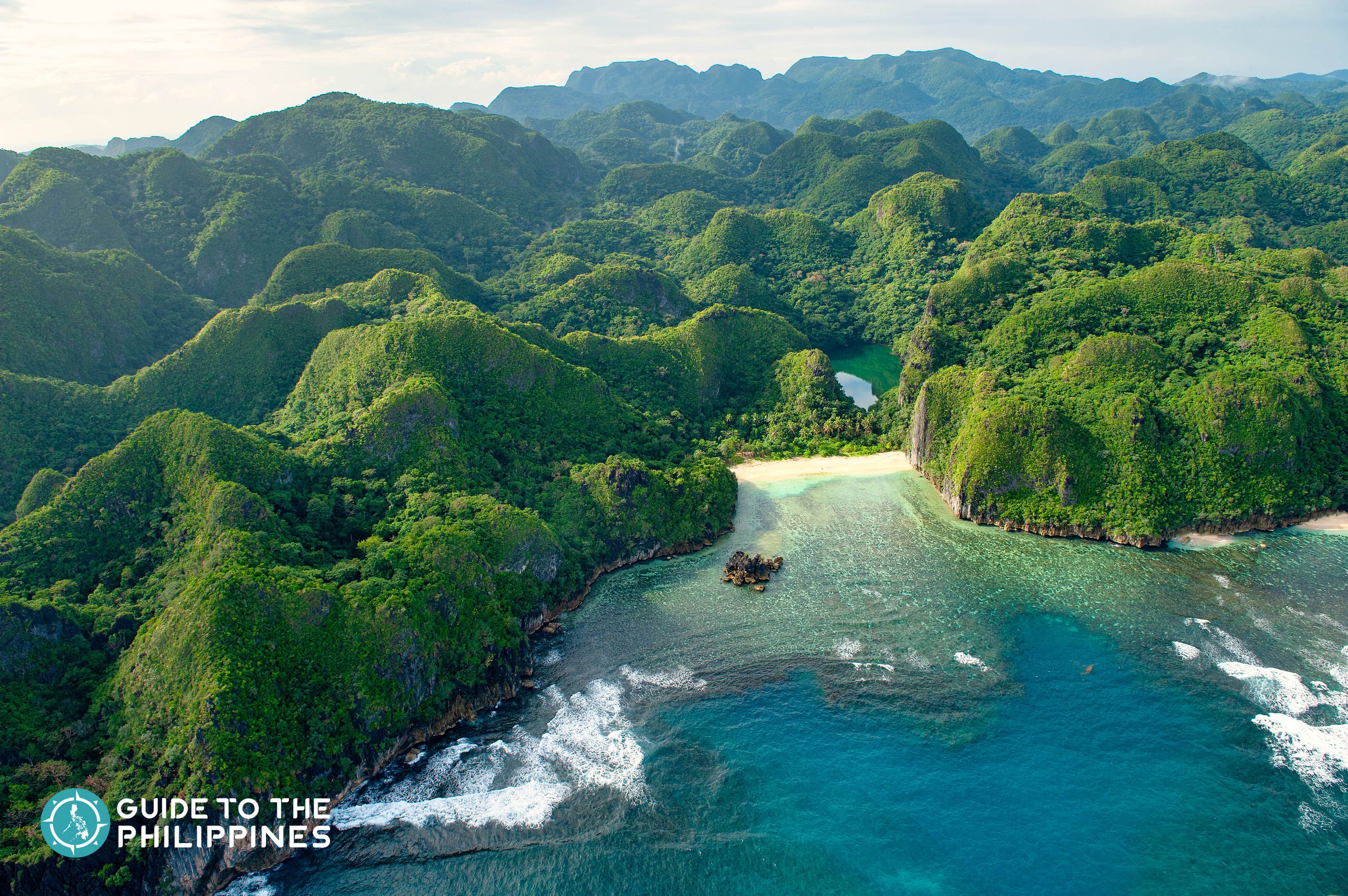 https://mdw-travel-data-us-east-1.s3.amazonaws.com/img/country/Philippines/Caramoan-Islands/img_03.jpg