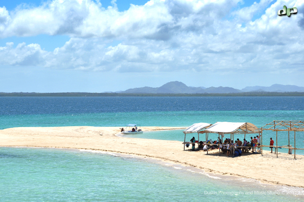 https://mdw-travel-data-us-east-1.s3.amazonaws.com/img/country/Philippines/Carbin-Reef/img_01.jpg