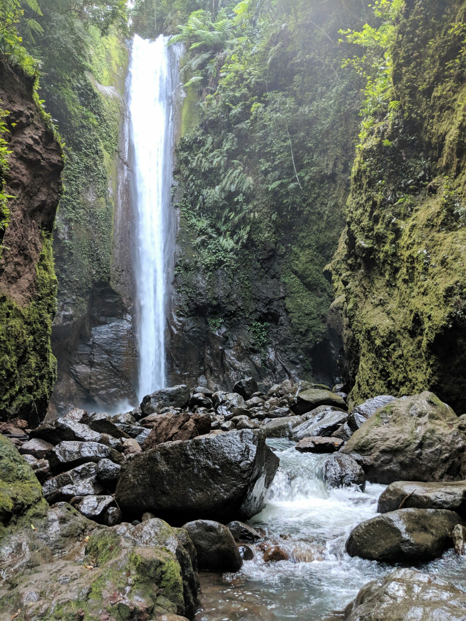 https://mdw-travel-data-us-east-1.s3.amazonaws.com/img/country/Philippines/Casaroro-Falls/img_01.jpg