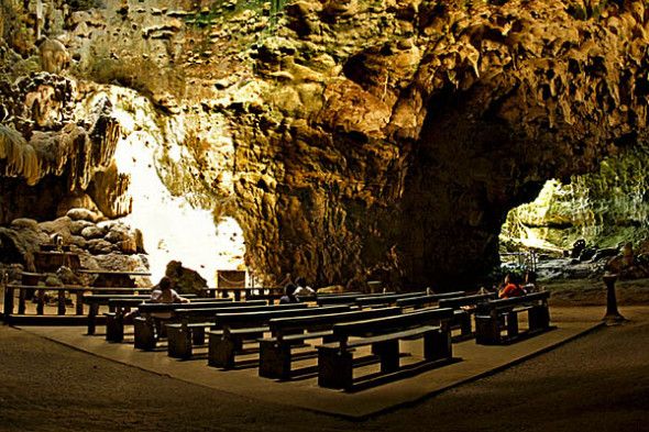 https://mdw-travel-data-us-east-1.s3.amazonaws.com/img/country/Philippines/Cathedral-Caves/img_02.jpg