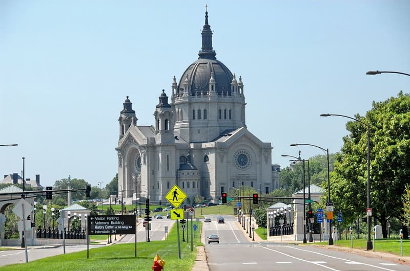 https://mdw-travel-data-us-east-1.s3.amazonaws.com/img/country/Philippines/Cathedral-of-St-Paul/img_03.jpg