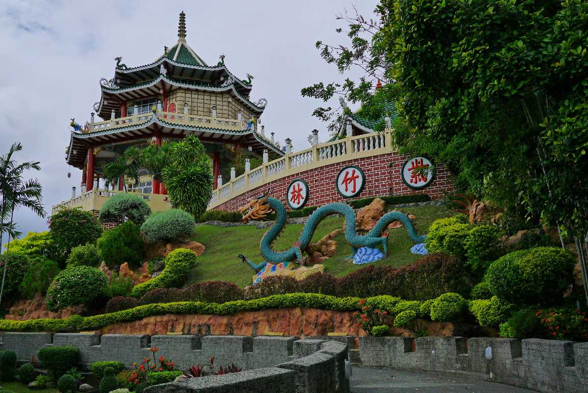 https://mdw-travel-data-us-east-1.s3.amazonaws.com/img/country/Philippines/Cebu-Taoist-Temple/img_01.jpg
