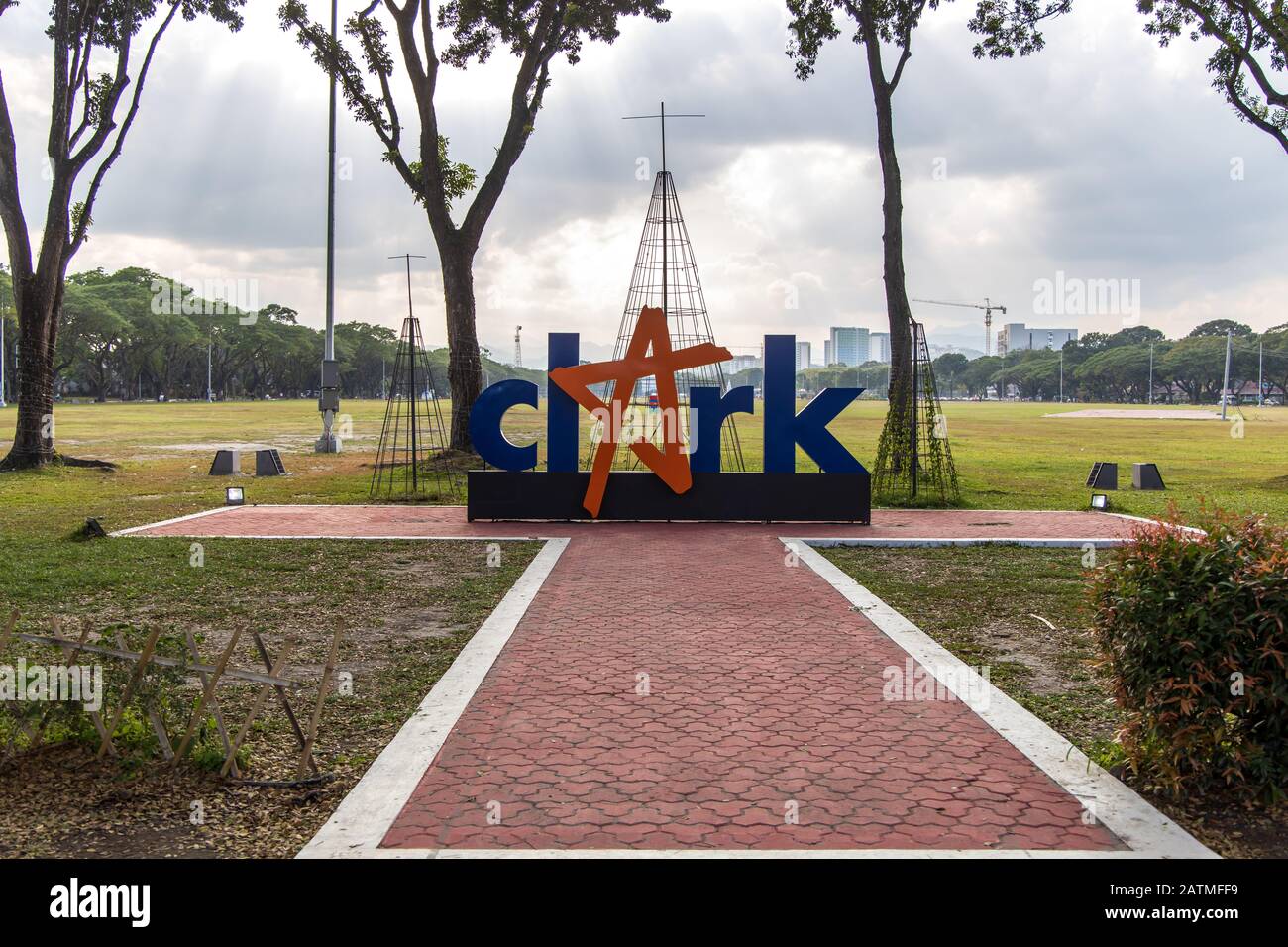 https://mdw-travel-data-us-east-1.s3.amazonaws.com/img/country/Philippines/Clark-Parade-Grounds/img_03.jpg