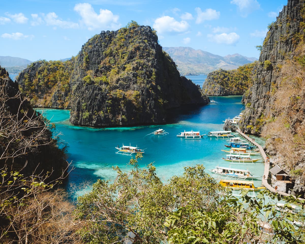https://mdw-travel-data-us-east-1.s3.amazonaws.com/img/country/Philippines/Coron-Island/img_02.jpg