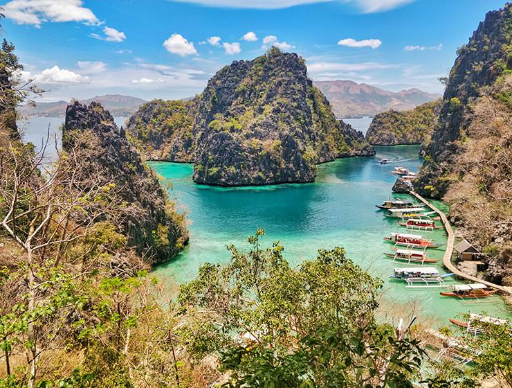 https://mdw-travel-data-us-east-1.s3.amazonaws.com/img/country/Philippines/Coron-Island/img_03.jpg