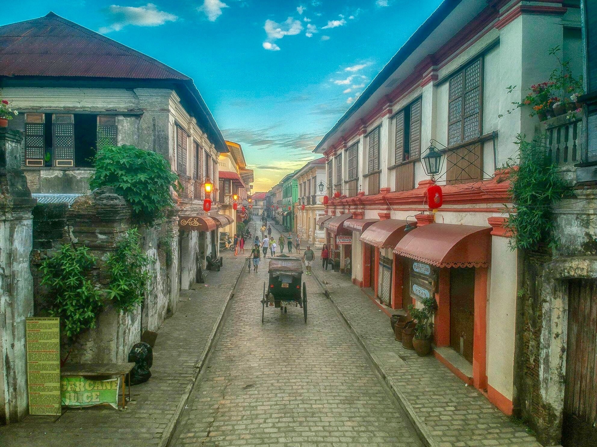https://mdw-travel-data-us-east-1.s3.amazonaws.com/img/country/Philippines/Crisologo-Street/img_01.jpg