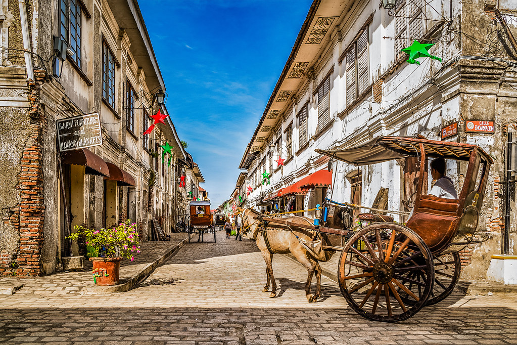 https://mdw-travel-data-us-east-1.s3.amazonaws.com/img/country/Philippines/Crisologo-Street/img_02.jpg