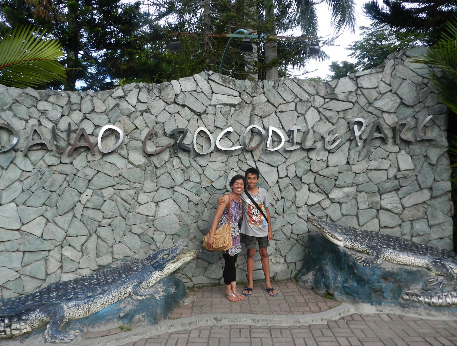 https://mdw-travel-data-us-east-1.s3.amazonaws.com/img/country/Philippines/Crocodile-Park/img_01.jpg