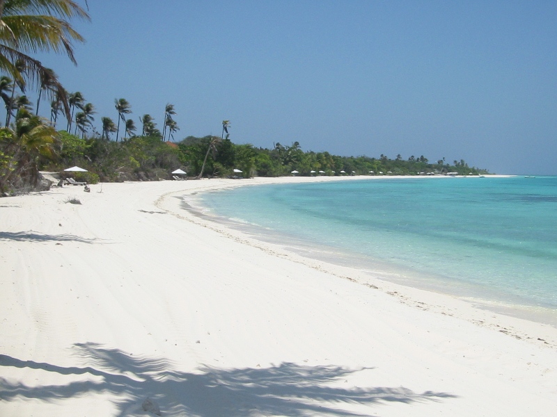 https://mdw-travel-data-us-east-1.s3.amazonaws.com/img/country/Philippines/Cuyo-Islands/img_00.jpg