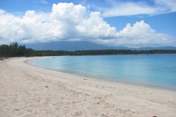 https://mdw-travel-data-us-east-1.s3.amazonaws.com/img/country/Philippines/Dahican-Beach/img_04.jpg
