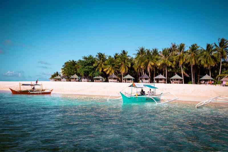 https://mdw-travel-data-us-east-1.s3.amazonaws.com/img/country/Philippines/Daku-Island/img_00.jpg