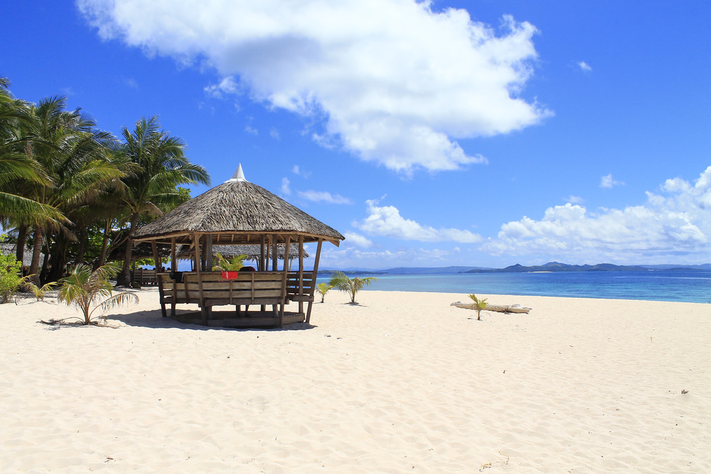 https://mdw-travel-data-us-east-1.s3.amazonaws.com/img/country/Philippines/Daku-Island/img_03.jpg
