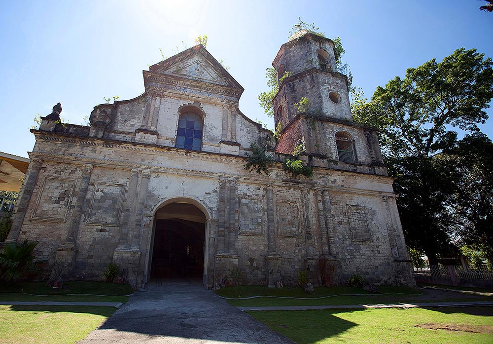 https://mdw-travel-data-us-east-1.s3.amazonaws.com/img/country/Philippines/Dauin-Church/img_01.jpg