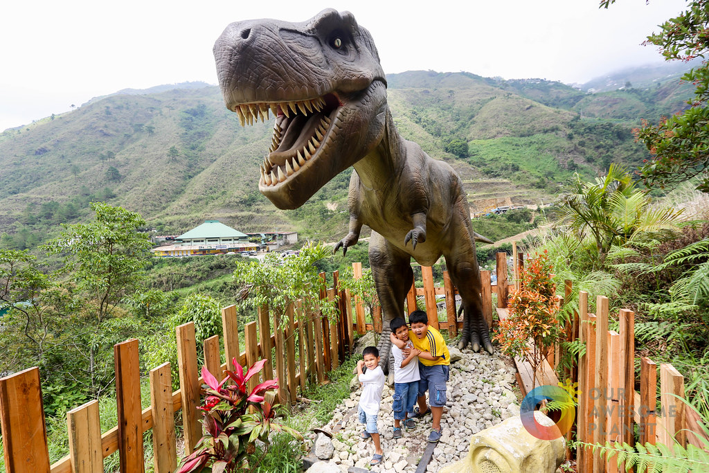 https://mdw-travel-data-us-east-1.s3.amazonaws.com/img/country/Philippines/Dinosaurs-Island/img_00.jpg