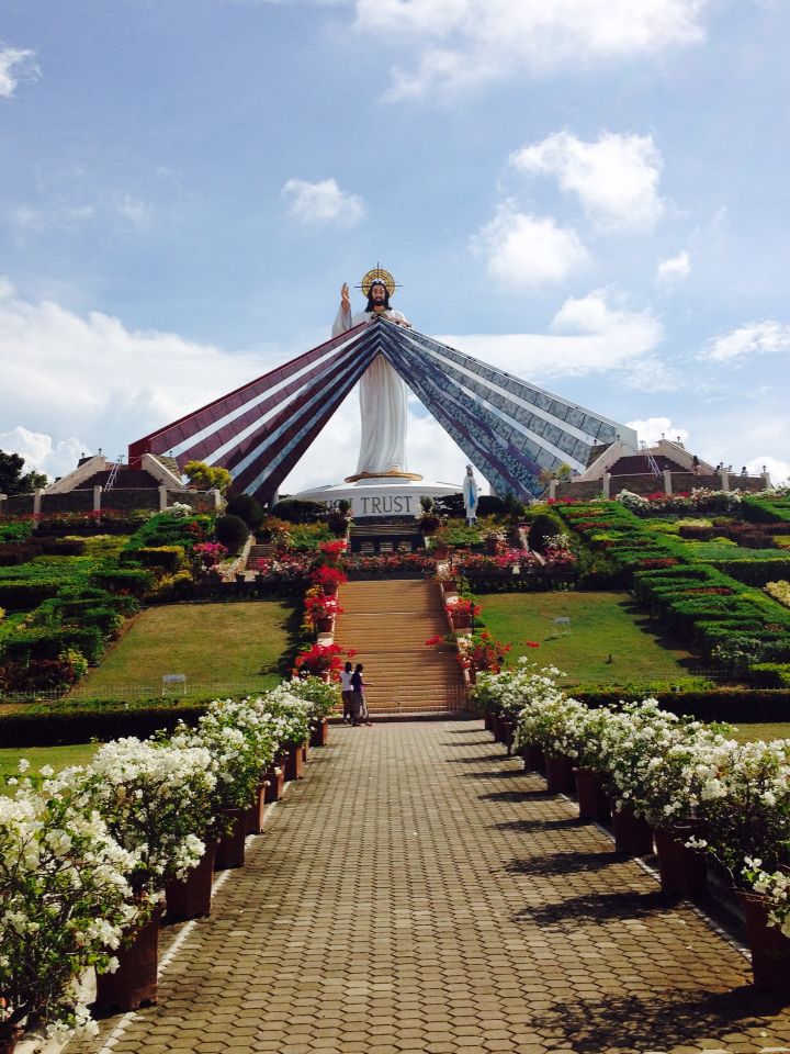 https://mdw-travel-data-us-east-1.s3.amazonaws.com/img/country/Philippines/Divine-Mercy-Shrine/img_02.jpg