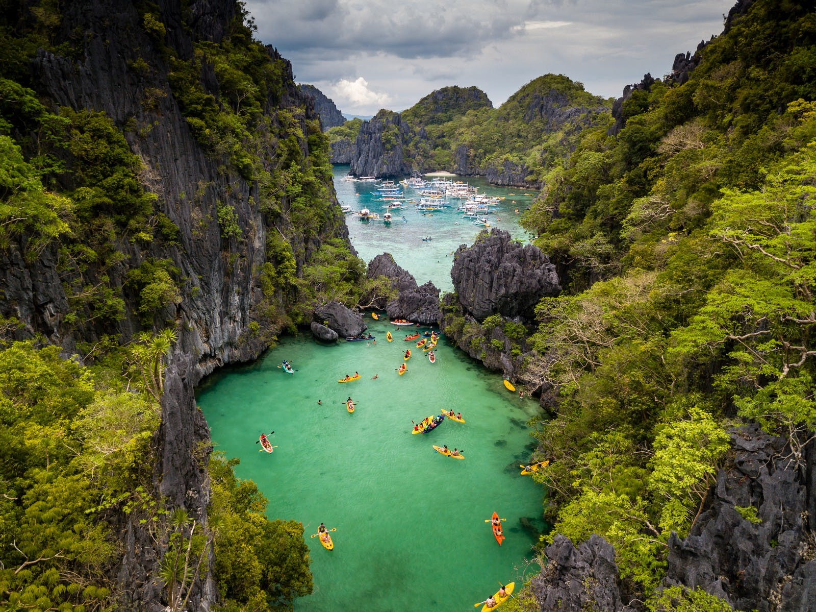 https://mdw-travel-data-us-east-1.s3.amazonaws.com/img/country/Philippines/El-Nido/img_02.jpg