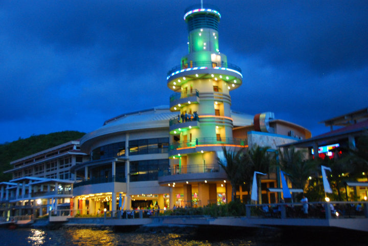 https://mdw-travel-data-us-east-1.s3.amazonaws.com/img/country/Philippines/Embarcadero-de-Legazpi/img_00.jpg