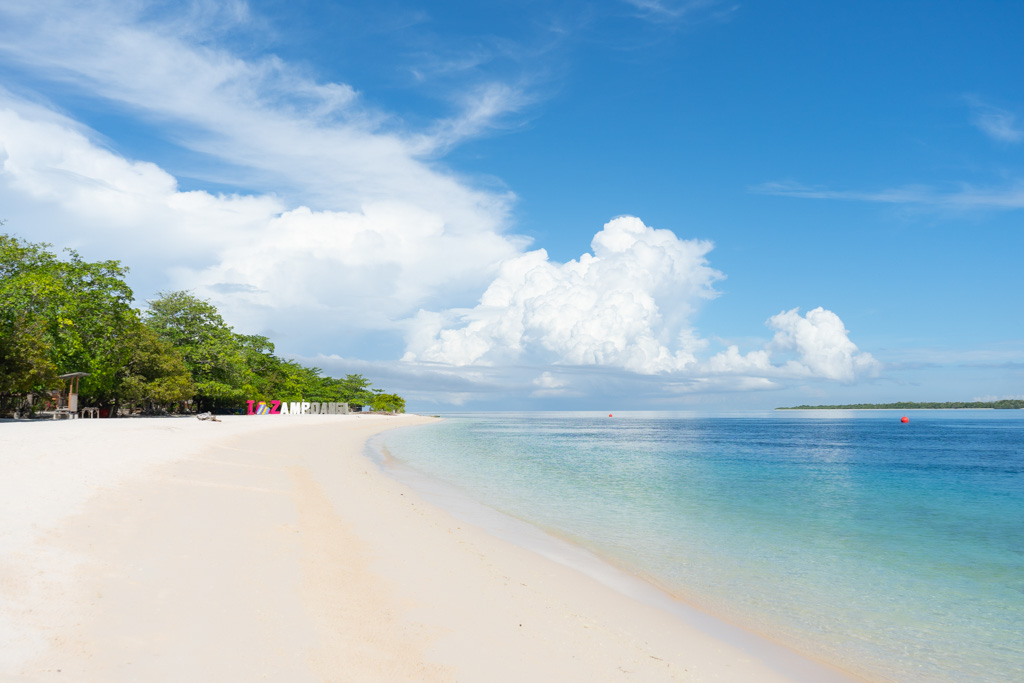 https://mdw-travel-data-us-east-1.s3.amazonaws.com/img/country/Philippines/Great-Sta-Cruz-Island/img_01.jpg
