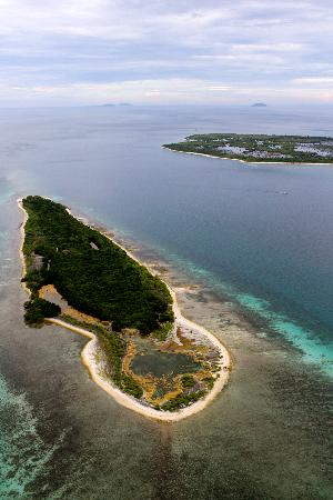 https://mdw-travel-data-us-east-1.s3.amazonaws.com/img/country/Philippines/Great-Sta-Cruz-Island/img_03.jpg