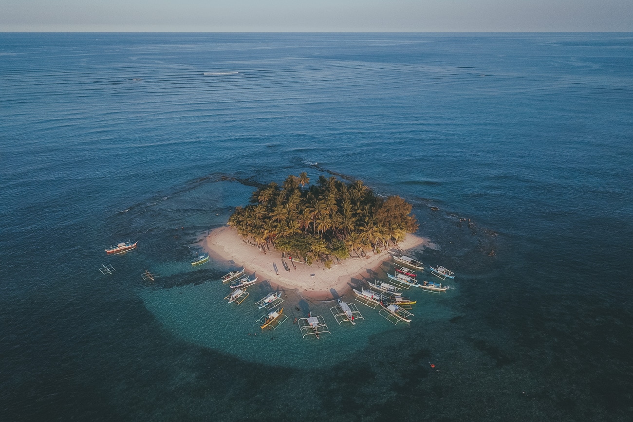 https://mdw-travel-data-us-east-1.s3.amazonaws.com/img/country/Philippines/Guyam-Island/img_01.jpg