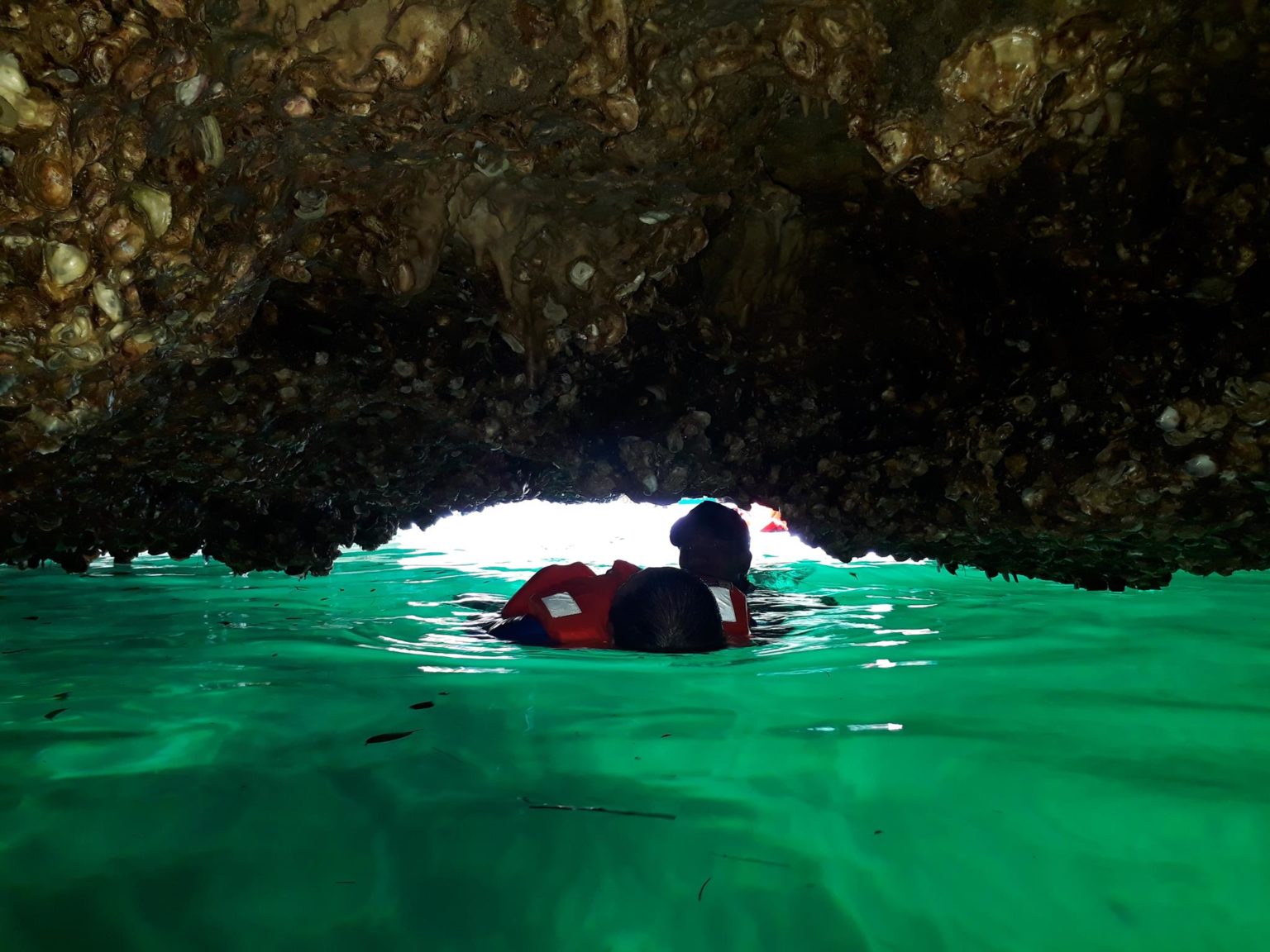 https://mdw-travel-data-us-east-1.s3.amazonaws.com/img/country/Philippines/Hagukan-Cave/img_02.jpg
