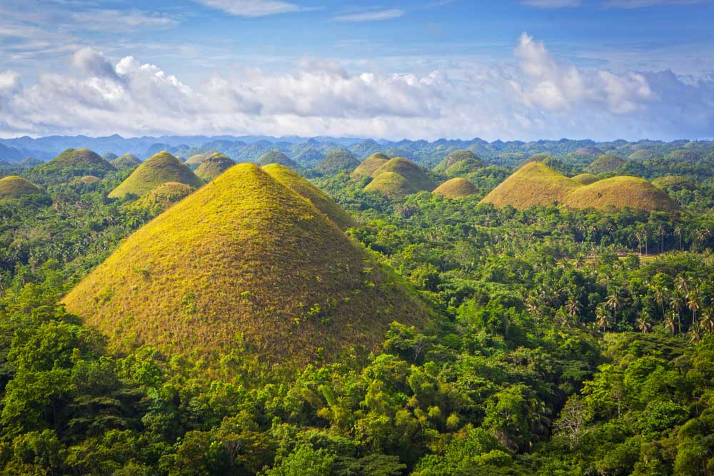 https://mdw-travel-data-us-east-1.s3.amazonaws.com/img/country/Philippines/Hills-View-Point/img_00.jpg
