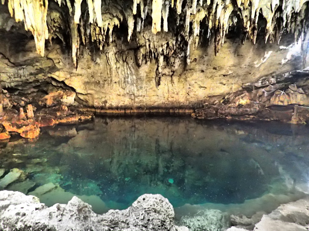 https://mdw-travel-data-us-east-1.s3.amazonaws.com/img/country/Philippines/Hinagdanan-Cave/img_01.jpg