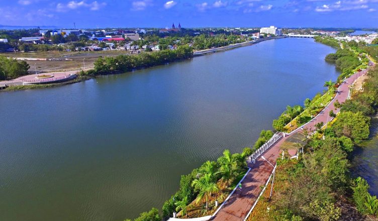 https://mdw-travel-data-us-east-1.s3.amazonaws.com/img/country/Philippines/Iloilo-River-Esplanade/img_01.jpg