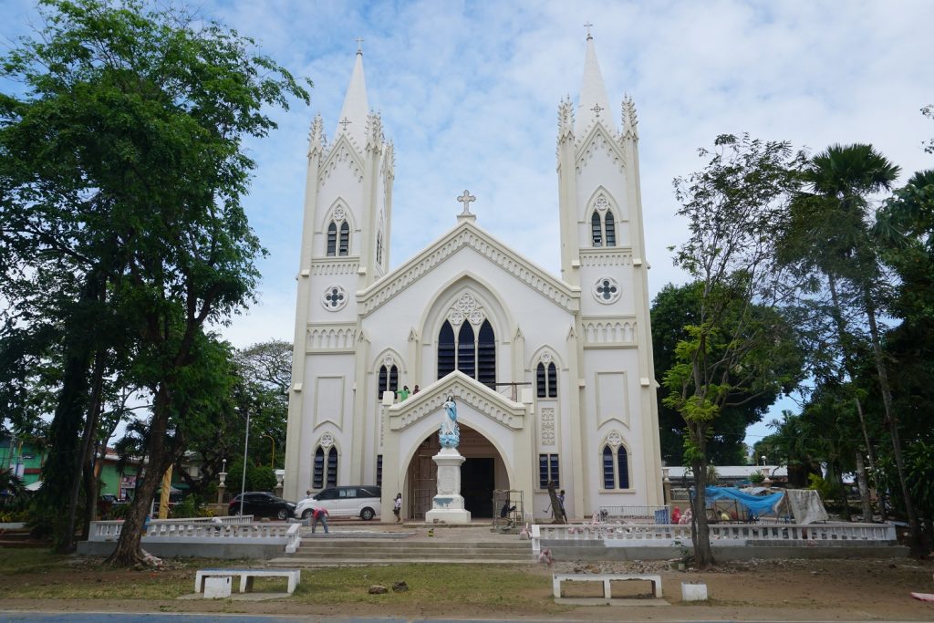 https://mdw-travel-data-us-east-1.s3.amazonaws.com/img/country/Philippines/Immaculate-Conception-Cathedral/img_02.jpg