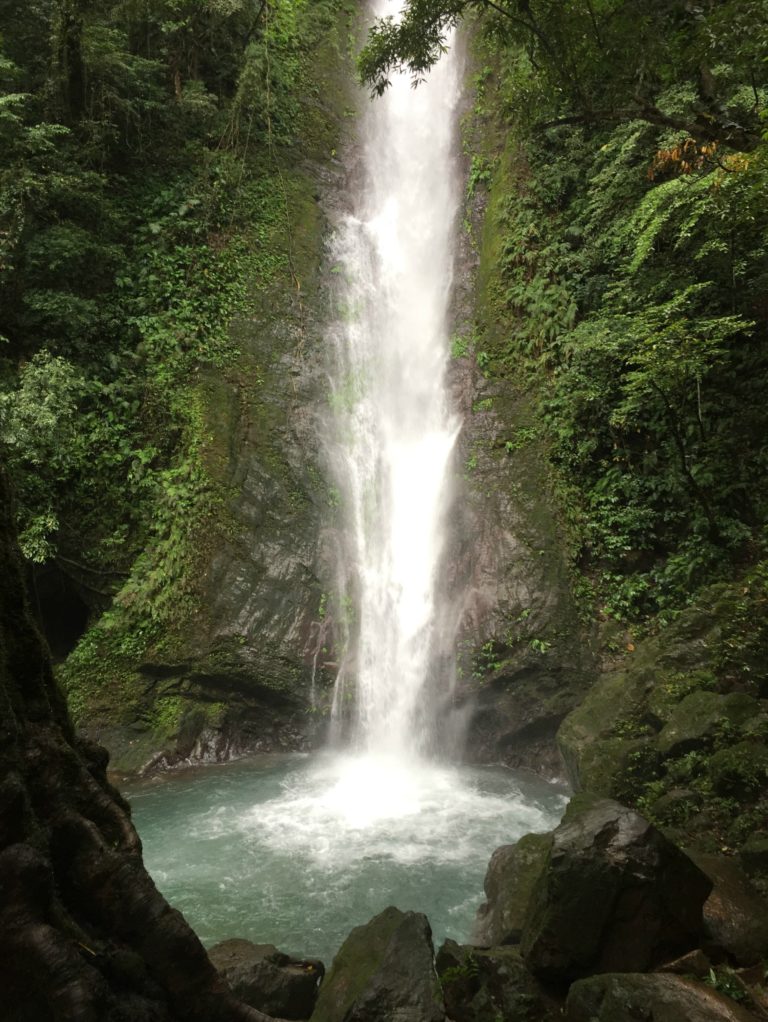 https://mdw-travel-data-us-east-1.s3.amazonaws.com/img/country/Philippines/Kabigan-Falls/img_01.jpg