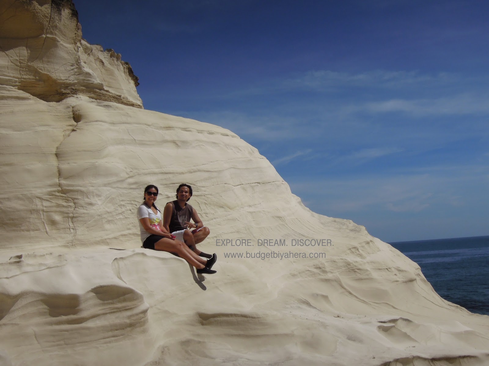 https://mdw-travel-data-us-east-1.s3.amazonaws.com/img/country/Philippines/Kapurpurawan-Rock-Formation/img_03.jpg